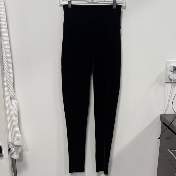 New with tags - Spanx black velvet high waist no front seam leggings - medium - Picture 8 of 8